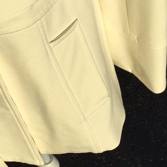 Cache Immaculate elegant ivory coat. - Picture 4 of 5